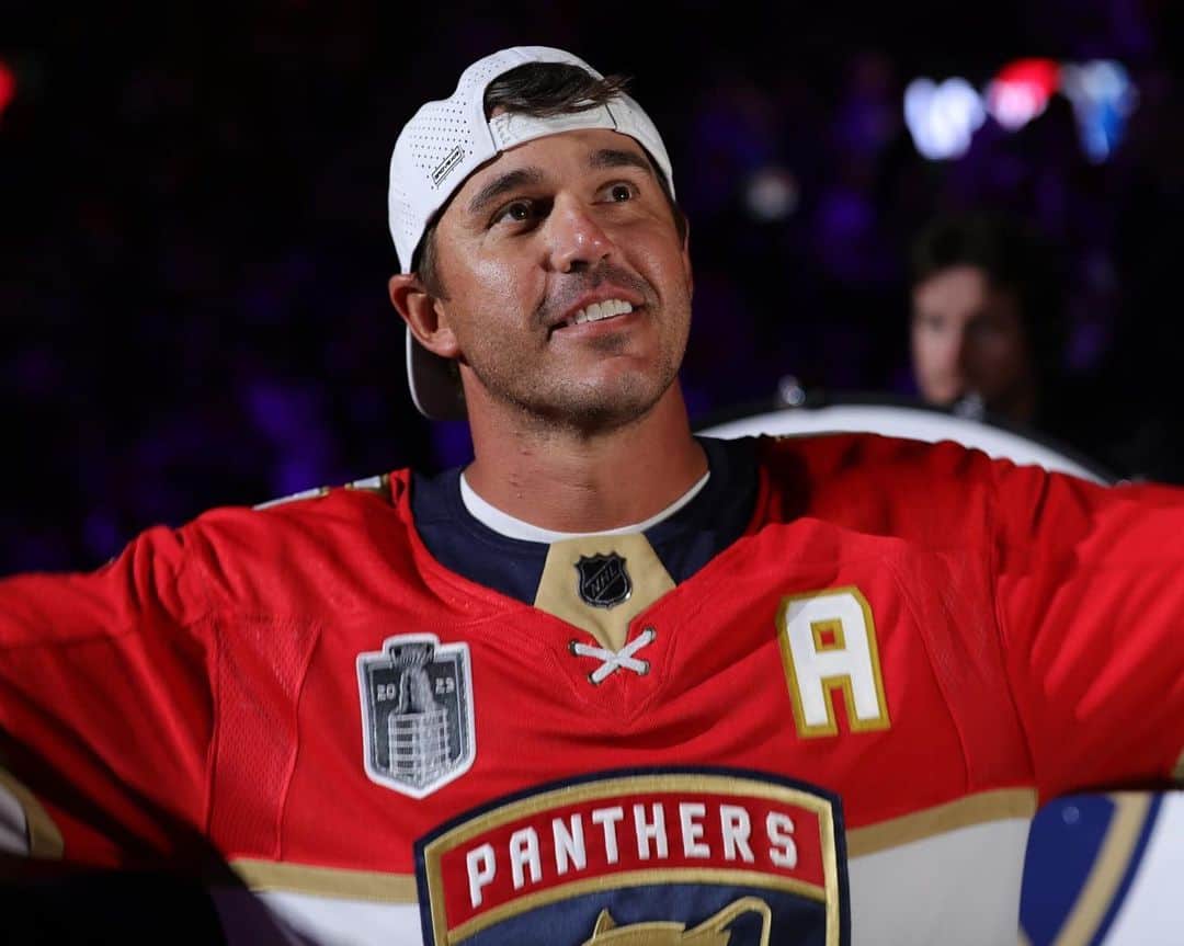 ブルックス・ケプカのインスタグラム：「Fancy seeing you here, Brooks Koepka (@bkoepka). 🥁 #StanleyCup」