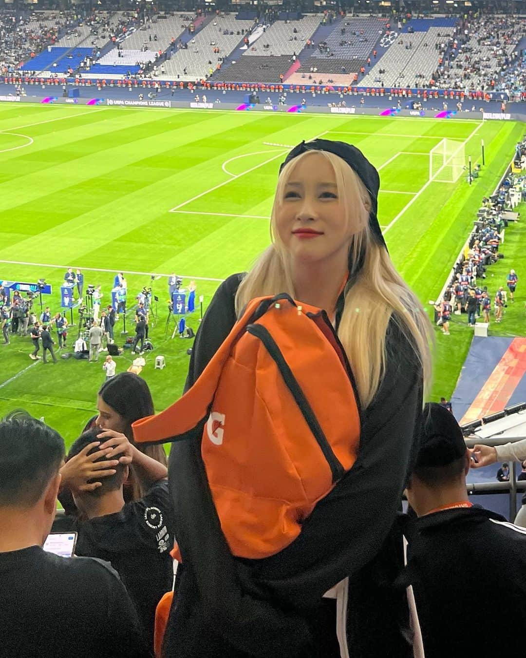 ダヨンさんのインスタグラム写真 - (ダヨンInstagram)「Championsssssssss!!🥹🫢  #게토레이 #GATORADE #gatorade_korea #게토레이5v5 #GATORADE5v5  #UCLfinal」6月11日 9時35分 - dayomi99