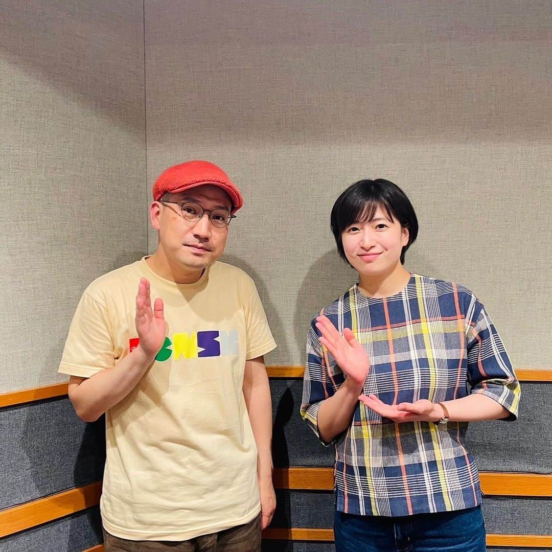 南沢奈央さんのインスタグラム写真 - (南沢奈央Instagram)「TOKYO FM 『nippn ¡hon-yomokka!』 今週と来週、ゲストに落語家の#春風亭一之輔 師匠をお迎えします！  実は、わたしが20歳のときの初高座で、まだ二ツ目だった一之輔さんにお世話になっていた、なんていう繋がりも。  だいすきな落語の話、だいすきな本の話……わたしにとって楽しすぎる時間でした。  今日18時30分から！ぜひお聴きください📻 radikoのタイムフリーでも💁‍♀️  #落語 #本 #読書」6月11日 9時43分 - naominamisawa_official