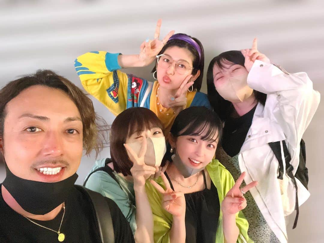 のインスタグラム：「はい、リコリコ～☕️🍡🐿  #舞台リコリコ #リコリコ幸せの輪 #喫茶リコリコ」