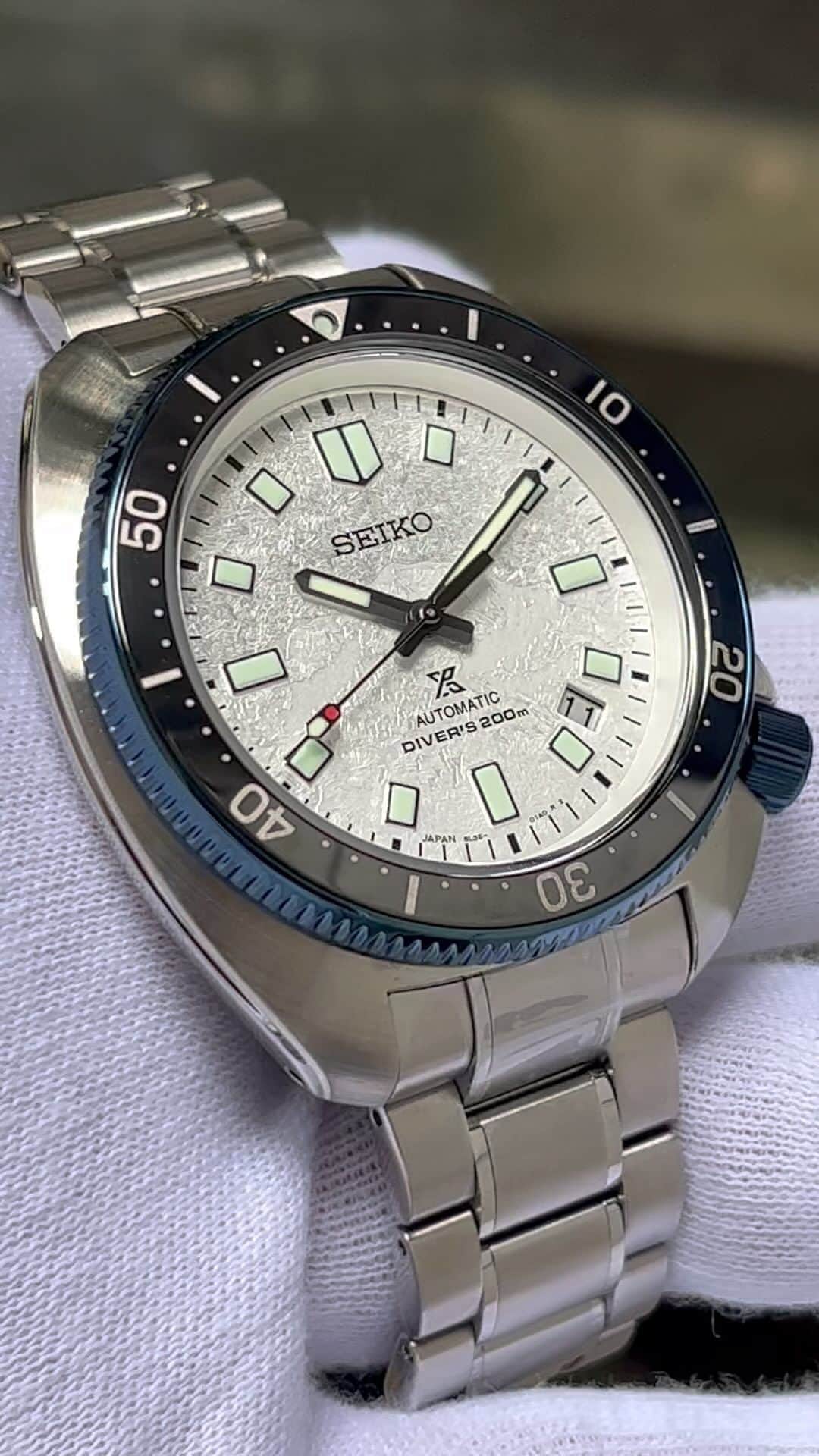 NAKANIWA WISPのインスタグラム：「■DATA SEIKO PROSPEX 1970MechanicalRevival Limited Edition Ref：SBDX057 price：352,000-  ■ Inquiry NAKANIWA WATCH 4-10-3 Minamisenba, Chuo-ku, Osaka-shi, 542-0081 TEL: 06-6251-7573 Open from 11:00 to 18:30 Closed on Wednesdays LINE ID: @910caqbg  #NAKANIWA #NAKANIWAWATCH #仲庭時計店 #心斎橋 #大阪 #osaka #腕時計 #watch # Japanwatch #SEIKO #セイコー #PROSPEX #プロスペックス #SBDX057 #植村直己 #naomiuemura #MontBlanc #モンブラン #divers」