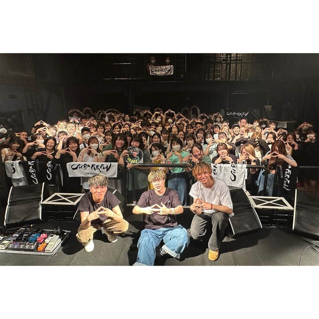 TENSONGのインスタグラム：「2023.06.09(Fri) No.40-茨城・水戸ライトハウス  ／ Thank you 茨城🔥 ＠水戸ライトハウス ＼  茨城有難うございやした〜‼︎ 3曲続けてジャンプしまくったな🤣 超楽しかったけど体力が…(笑) みんなよくぞ付いて来てくれた👍 最後の♪『はじまりのおわり』 魂で演奏できた気がします。 どうも有難う😊 また近々お会いしましょう🙌🏼  ＠hirune @syuto_ohya   NEXT▶群馬 06/11(SUN)@前橋DYVER  #らいぶ #TENSONG #TENSONG47 #sing #song #vocal #guitar #dj #instalike #instagood #instagram #music #JUSTFORFUN #LIVE #全国47都道府県ツアー #対バン #新曲 #コイビトミマン」