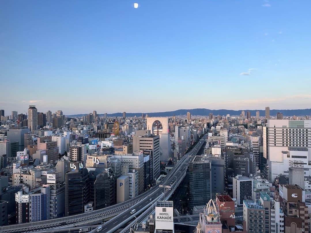 仲吉玲亜のインスタグラム：「.  大阪、神戸の景色をお裾分け🍬  #PR #大阪 #ユニバーサルスタジオジャパン #神戸」