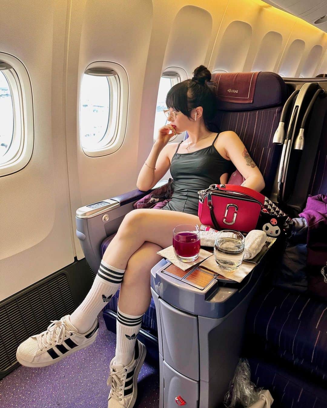 ヤンニーン・ワイゲルのインスタグラム：「Here we gooo✈️🇮🇩」