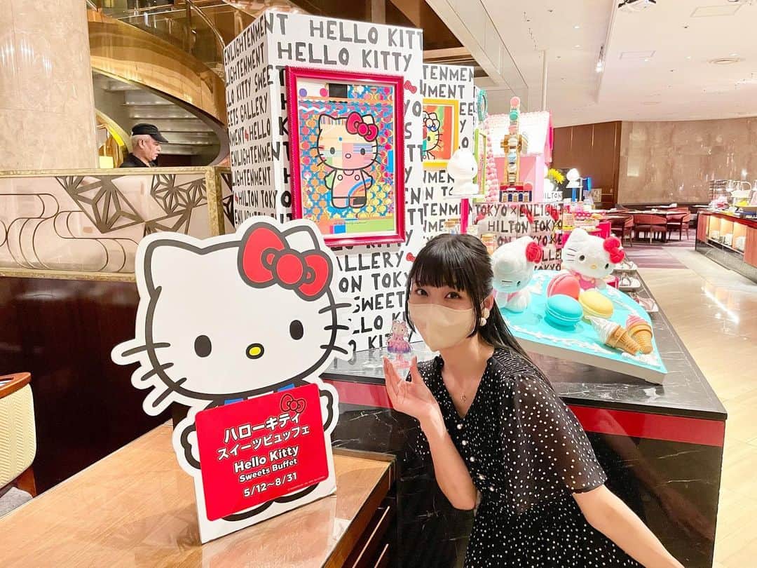 寺嶋由芙さんのインスタグラム写真 - (寺嶋由芙Instagram)「SANRIOFES待ちきれなくて、先日、ヒルトン東京で開催中の「Hello Kitty Sweets Buffet」行ってきました🎀 ・ かわいさもおいしさもあまりに抜群でした｡ﾟ(ﾟ´ω`ﾟ)ﾟ｡すごく幸せな気持ちになったー！さすがキティちゃん(ﾟωﾟ)♡ ・ #hellokittysweetsbuffet #hellokitty #きてぃちゃん #スイーツビュッフェ #サンリオ #SANRIOFES #SANRIOFES2023」6月11日 11時43分 - yufu_terashima