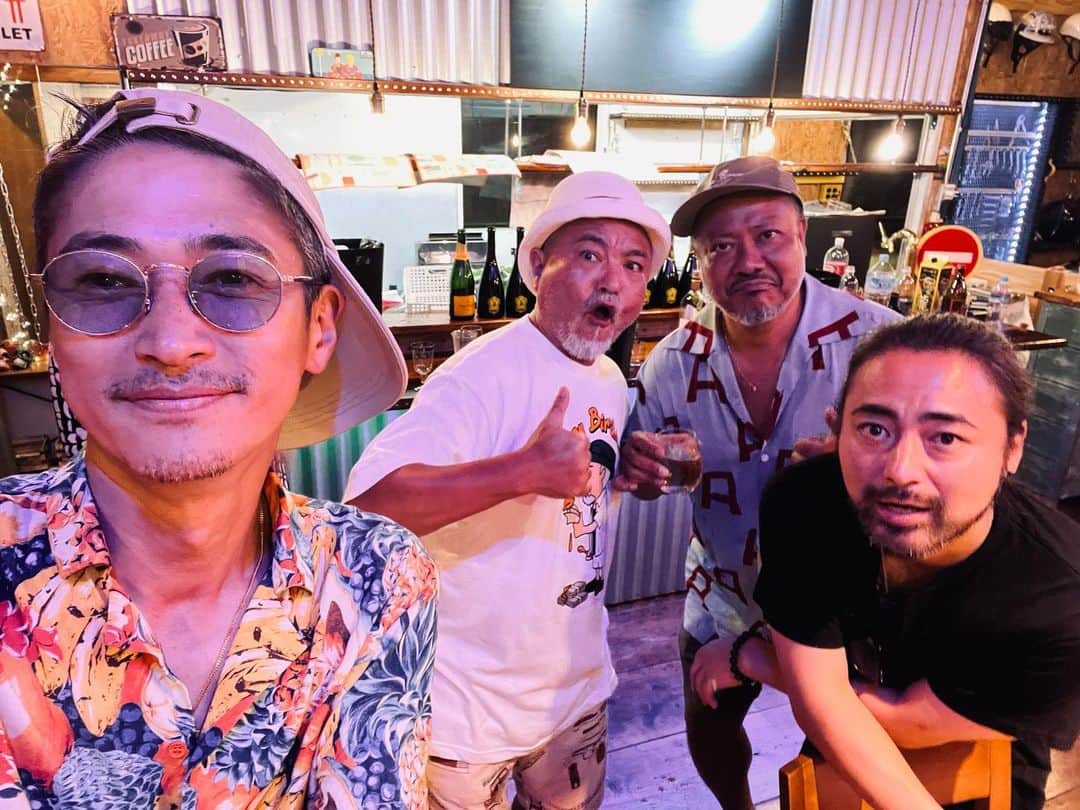 窪塚洋介のインスタグラム：「今シーズンの 社員旅行in沖縄🌺 もサイコーだ👏」