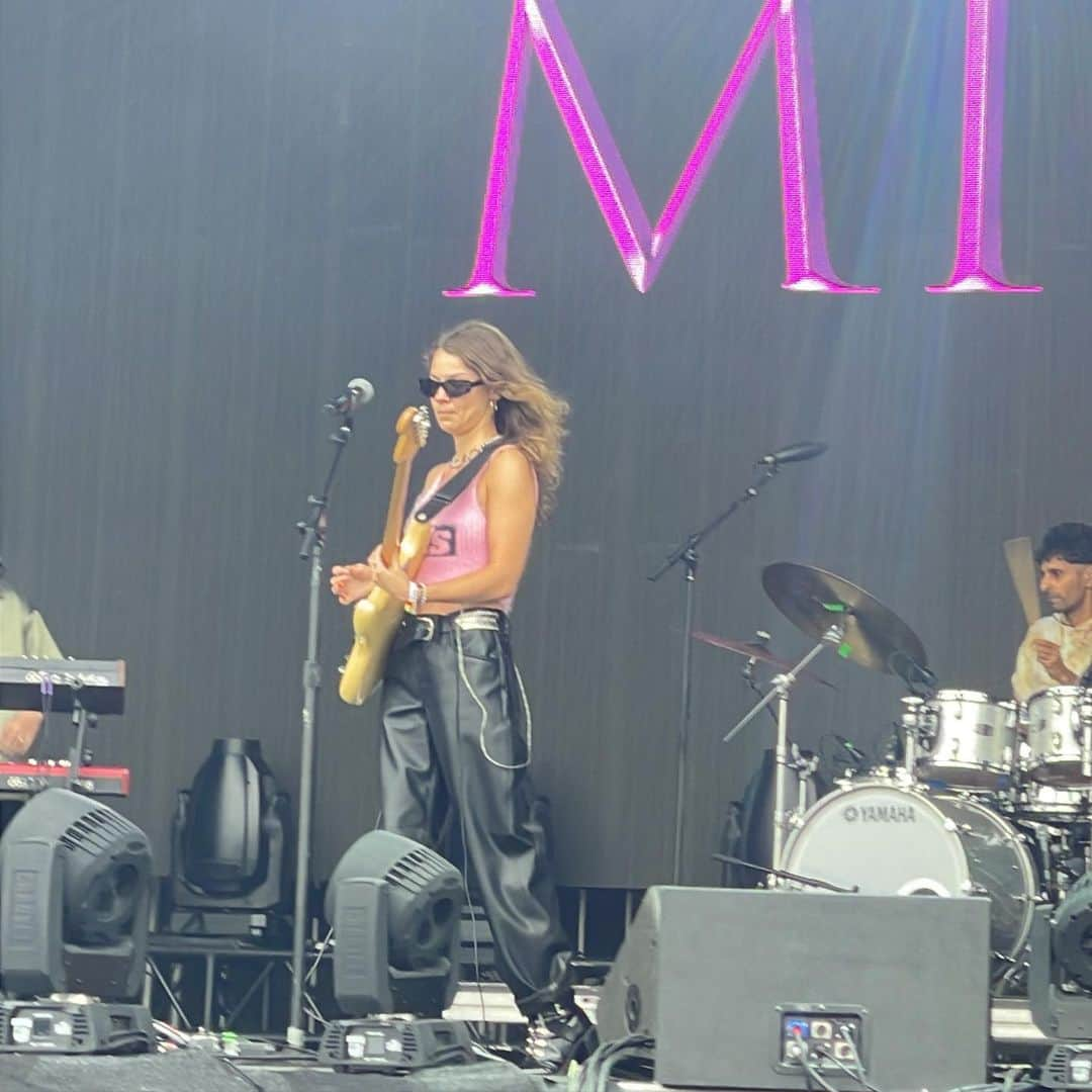 アイシャ・タイラーさんのインスタグラム写真 - (アイシャ・タイラーInstagram)「This rockstar absolutely destroyed today at @lapride. Couldn’t be more proud to be a friend and ally.  @minke  #pride  #pridemonth  #goldangel 📸: @cadlymack」6月11日 11時48分 - aishatyler