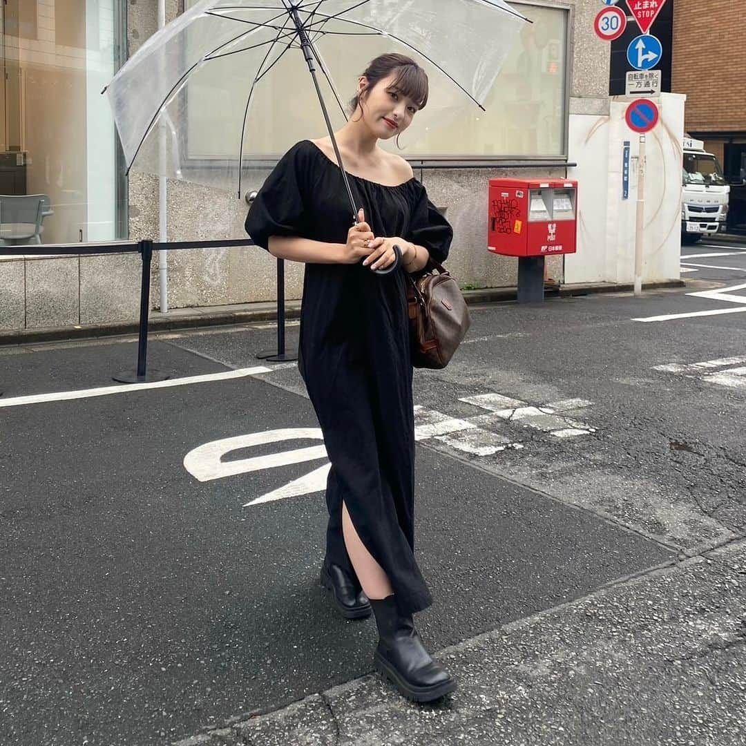 PATRA magazineさんのインスタグラム写真 - (PATRA magazineInstagram)「【もうすぐ来る梅雨に備えて☔️雨の日コーデ】  雨が続く梅雨が今年は8日入り予定☔️  晴れたり降ったりを繰り返しているから 傘は欠かせないけどコーデにも手を抜きたくない！  そんなおしゃれさんたちの雨の日コーデは？🤍  ＼ thank you 🦢 ／ @r____kk1 / @megu.03_03 @ykn__1220 / @c___kanna_ @teri0_____ / @hono_21_ @nice_araki0811  今みんなの中で流行っている事やアイテムがあれば @patra__jp をタグ付けしてぜひ教えてね🔔  皆さんのすてきな投稿をぜひ紹介させてください！  #雨の日 #雨の日コーデ　 #傘コーデ #傘 #梅雨コーデ」6月11日 12時00分 - patra__jp