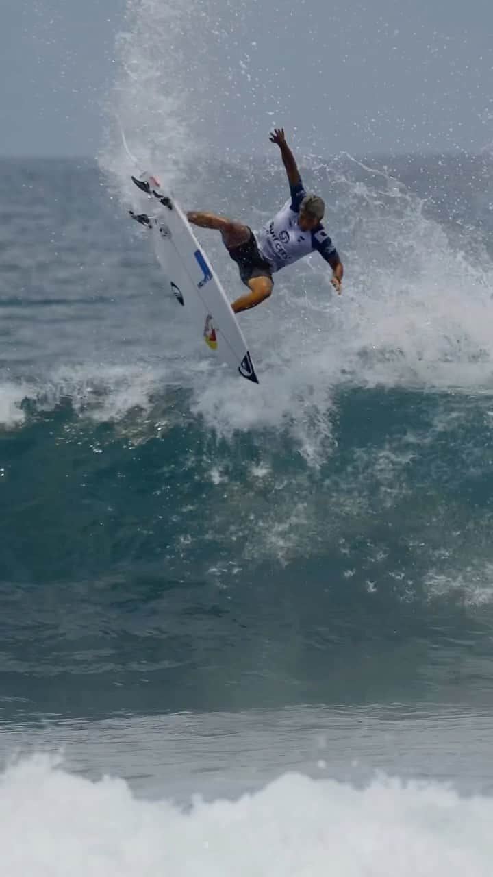 五十嵐カノアのインスタグラム：「some very fun waves today to kick off round 1 here in el sal ✔️」