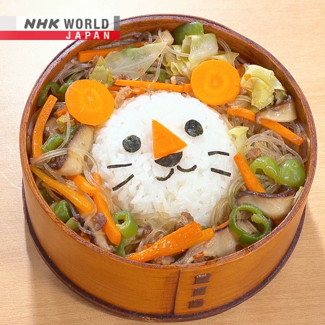 NHK「WORLD-JAPAN」さんのインスタグラム写真 - (NHK「WORLD-JAPAN」Instagram)「Who wouldn’t be happy opening their lunchbox to find these! 🦚🦁 See how Marc and Maki make cute chirashi-zushi peacock and glass-noodle lion bento.😁 And swipe to meet a mom living in Singapore who’s helping others make kid-friendly lunch-boxes.🇸🇬😋🇮🇳 She initially wanted to remind her son of his Indian heritage, but after sharing on social media she’s now attracted tens of thousands of followers. . 👉Watch here｜BENTO EXPO: Season 8-1 Chirashi-zushi Peacock Bento & Glass Noodle Lion Bento｜Free On Demand｜NHK WORLD-JAPAN website.👀 . 👉Tap in Stories/Highlights to get there.👆 . 👉Follow the link in our bio for more on the latest from Japan. . 👉If we’re on your Favorites list you won’t miss a post. . . #methiparatha #paratha #foxnuts #indianfood #japanesefood #bento #easyrecipes #singapore #india #expatlife #foodlover #chirashizushi #glassnoodles #lunchbox #japanesecooking #japaneselunchbox #japaneserecipe #japanesefood #japanesefoodlovers #bentoexpo #anuradhamahajanpatil #marcmatsumoto #makiogawa #japan #nhkworldjapan」6月12日 6時00分 - nhkworldjapan