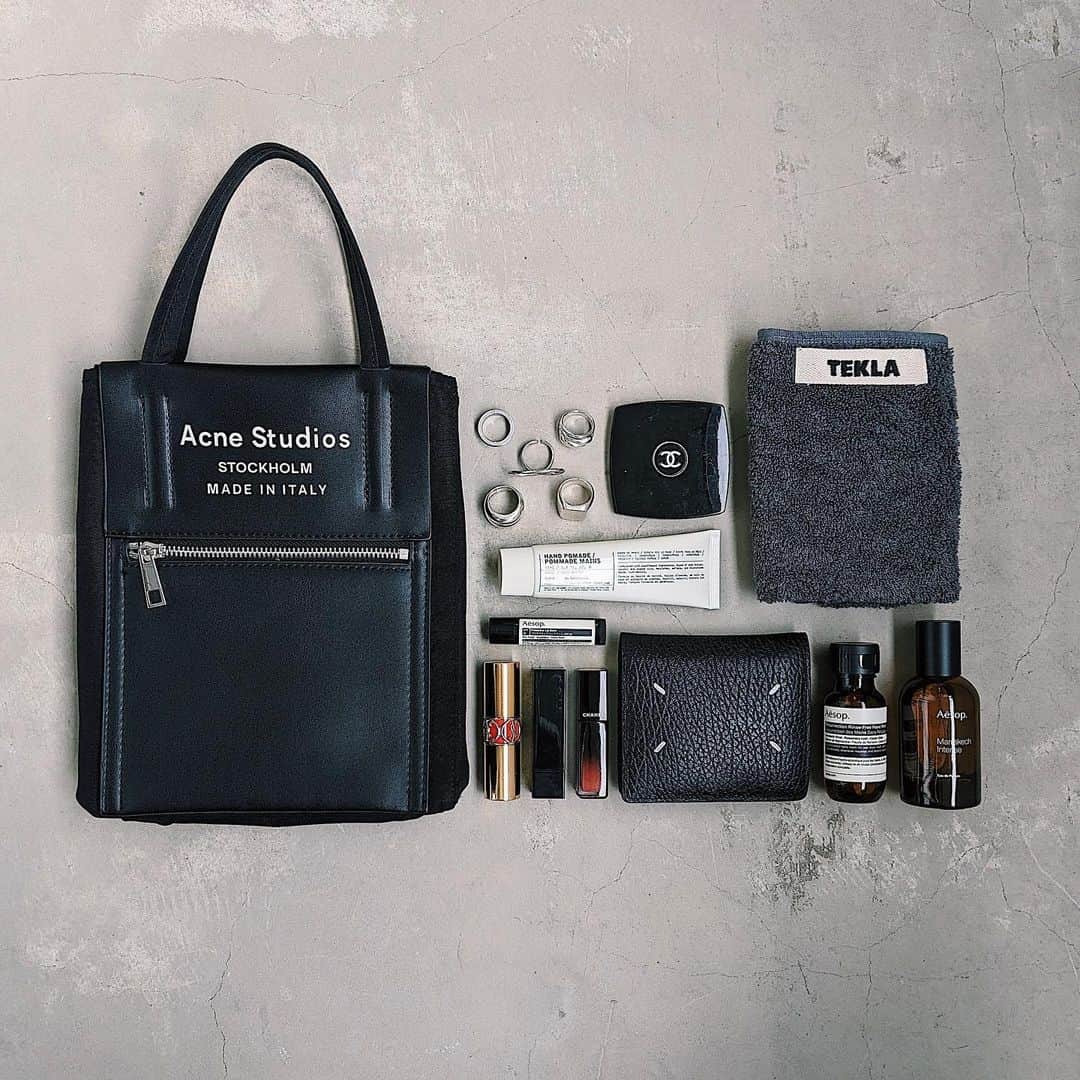maai0528のインスタグラム：「〻🦄⚖️💎🕯️ ｌove‥🎀 ． ． ． #myfav #acnestudios  #Aesop #maisonmargiela  #CHANEL #MAC」