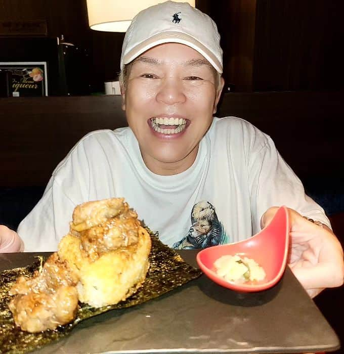 神取忍さんのインスタグラム写真 - (神取忍Instagram)「Meat Bistro & Oyster Bar TOMMY CLUB(トミークラブ)上野の お気に入りの名物焼おにぎりが 更にバージョンアップしてましたー(^^) 料理は凄く美味しいのですが お米が好きだから、 名物焼きおにぎり🍙をついつい 頼んじゃうんだよね!! 一度、食べて欲しいなぁ!! #tommyclub  #上野 #名物 #おにぎり  #お米 #バージョンアップ #神取忍  #プロレス」6月11日 12時34分 - shinobukandori