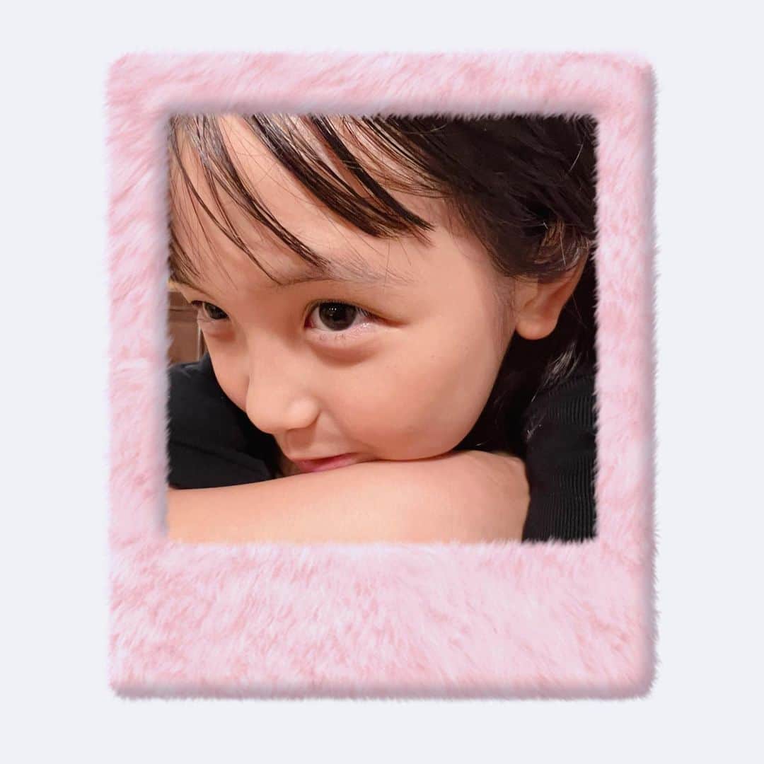 船越陽子のインスタグラム：「ㅤㅤㅤㅤㅤㅤㅤㅤㅤㅤㅤㅤㅤ あのさ〜ママのほくろ、あいみょんみたいですきなんだよね〜♡ 母　じゃあこのほくろ欲しい？　 娘　それはいやや 母　え　娘　え？　という変な空気なった会話🥹」
