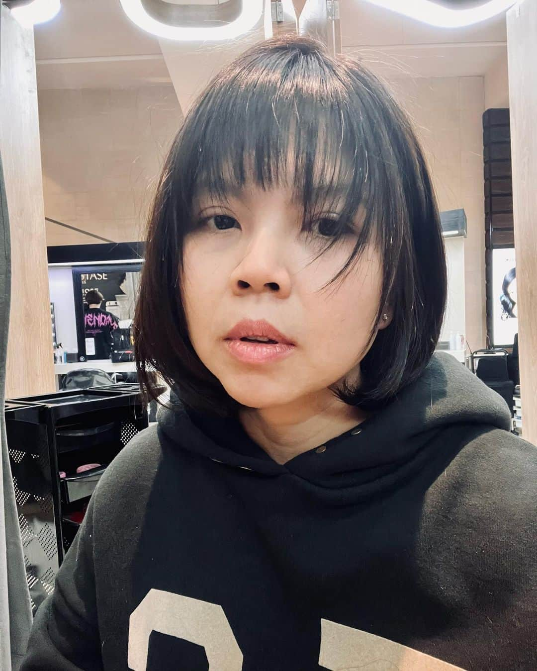 グレイシア・ポリーさんのインスタグラム写真 - (グレイシア・ポリーInstagram)「How bout that bang? Bang, bang, bang.. 😛💇‍♀️💆🏽‍♀️💅🏼  Pampering myself by going to hair saloon after 9 months and 40 days of entering motherhood journey. 🙏🏽」6月11日 12時28分 - greyspolii