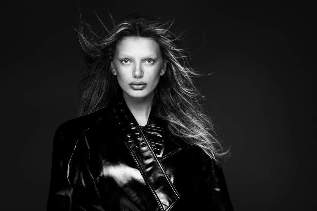 ブレッヒェ・ハイネンのインスタグラム：「Photo @tal_abudi  Makeup @janicedaoud  Hair @elsahair  Styling @daniella_capelouto」