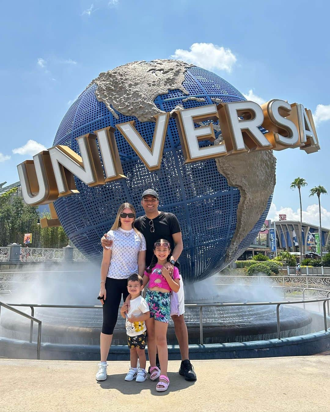 カゼミーロのインスタグラム：「Obrigado Universal👏🏽🎢 @universaldestinationsbrasil #universalparksbrasil #universalmoments」