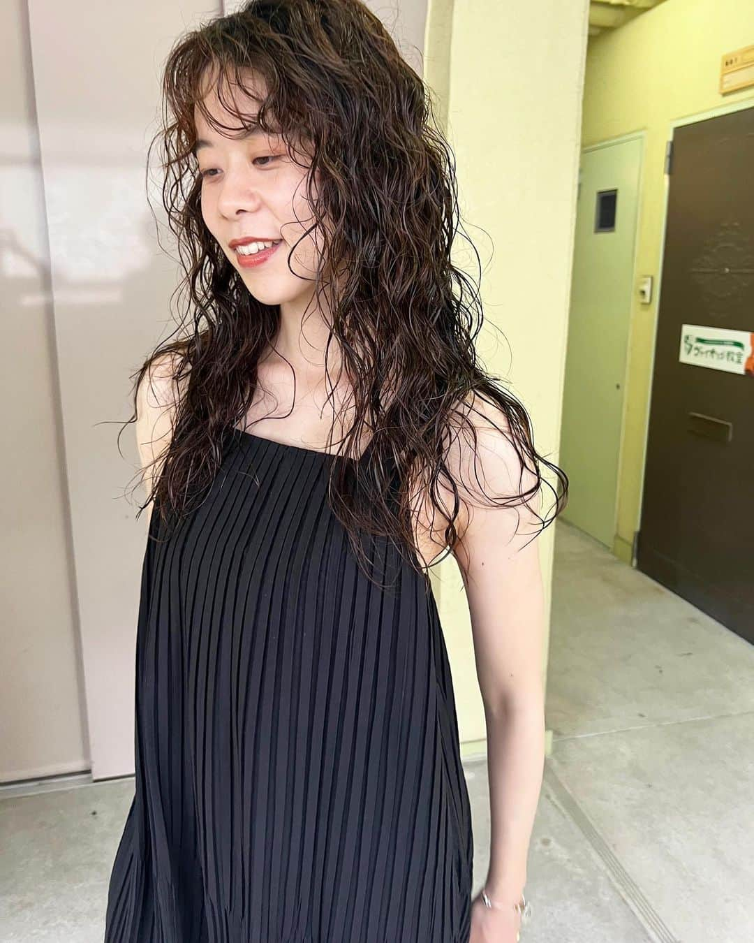 Ryosuke Sugayaのインスタグラム：「ロングのパーマはかわいい👩‍🦱」