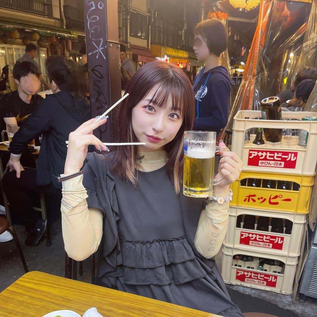 のインスタグラム：「夏の外飲み大好き倶楽部🍺🏝️ . インナーカラーだけ金髪のエクステつけてました♡ @tamako_tamako さん、いつもありがとうございます🎶」