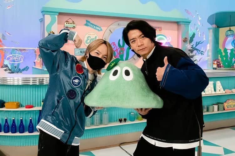 syudouのインスタグラム：「NHKの「沼にはまってきいてみた」という番組に出ます🔥 野田さんに会えたりTVで初めて歌ったりと盛りだくさんだからチェックしてねマッチョッチョ💪  放送日時：6月17日(土)E テレ  午後8時45分〜9時30分」