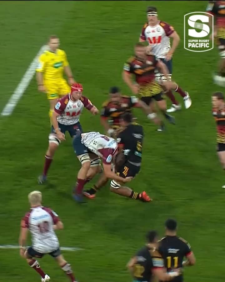 Super Rugbyのインスタグラム：「There was some feeling between @chiefsrugby and @redsrugby 💥  #CHIvRED #SuperRugbyPacific #WelcomeToYourSuperStage」