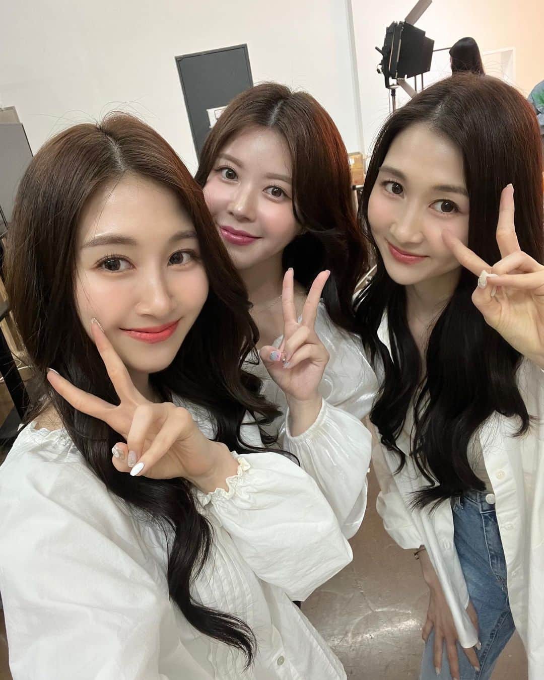 丹羽あんなさんのインスタグラム写真 - (丹羽あんなInstagram)「큐텐 판매랭킹 1위! 역시 달바 썬크림 최고!!! 🫶🏻🤍 @dalba_piedmont  @dalba_japan @dalba_global #dalba   사랑하는 달바와 함께 할 수 있어서 행복했던 날 라방기록으로 피드를 남기려구용!🩷 @qoo10.official #qoo10  大好きなダルバさんとお仕事出来て嬉しかったです♡ Qoo10 LIVE温かいもコメントをたくさん ありがとうございました〜✍️💕💕  キュンキュンするほど可愛いみずきちゃんと 控室でもずっとおしゃべりしちゃったっ🩷 久しぶりに会えて楽しかったなあ🥰 @mu_0117」6月11日 14時06分 - an2twistyle