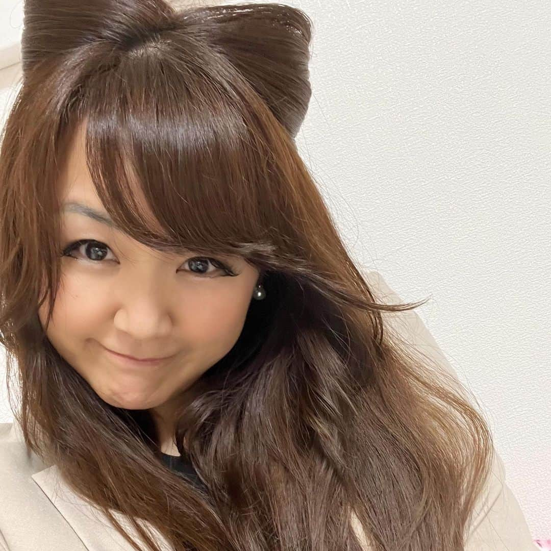 なちゅのインスタグラム：「内見の無い日に 猫耳ヘアー🐱しました. ブー🐷  #猫耳ヘアー  #ねこみみヘア  暑いけど内見がんばるんば🙋‍♀️」