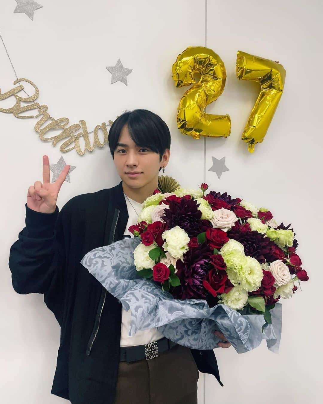 佐藤友祐 のインスタグラム：「今日で27歳になりました😁✨  いつも応援してくれて 本当にありがとう！  27歳はもっと楽しんで色々なことに挑戦できたらいいな〜☺︎  Thanks guys!!」