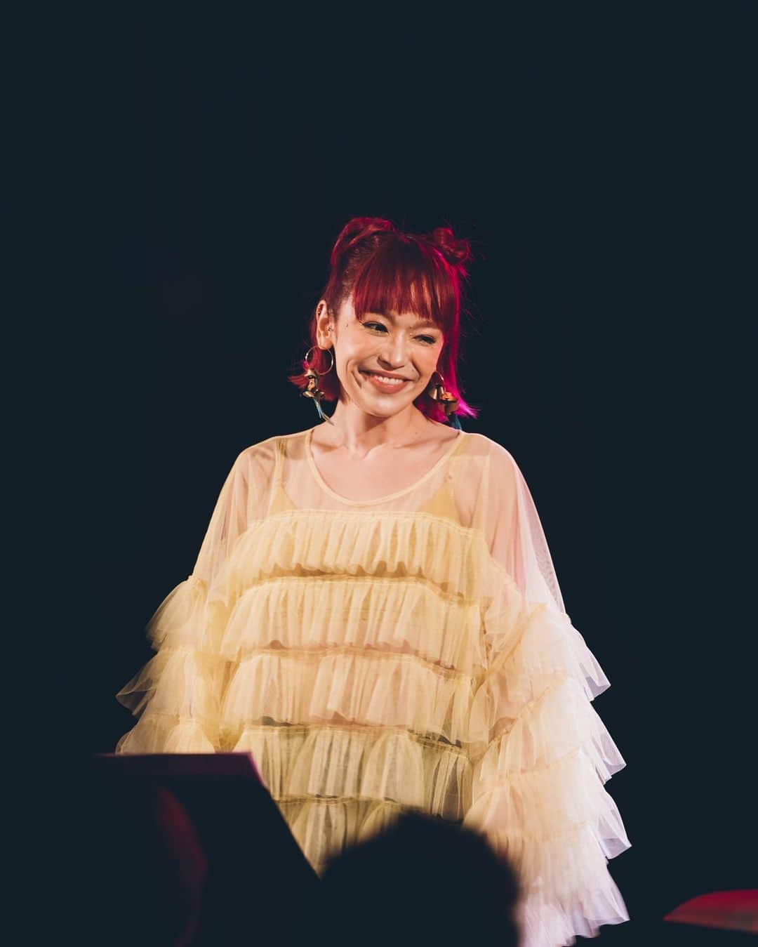 Soweluさんのインスタグラム写真 - (SoweluInstagram)「昨日は4年ぶりのライブ 最初は緊張でかなり心臓バックバクだったけど 無事にみんなで楽しみながら歌い切る事が出来ました！！ 見に来てくれたみんな本当にありがとう🙏🥺💓 そして、優しく見守っててくれてありがとう🌿  そして、私をサポートしてくれた仲間たち、バンドメンバー、スタッフのみなさん、家族みんな、本当にみんなありがとう！🙏💛  みーんなのおかげで私は昨日またステージに立つ事が出来ました。  また新たなスタートが切れて本当に嬉しいです  またみんなに喜んでもらえるように頑張るからこれからもよろしくね🌼  昨日ライブで告知したんだけど 12/17に昨日と同じ場所 ブルースアレイでクリスマスライブをやる事になったの✨ 人生初の初のクリスマスライブだからめちゃ楽しみ🎄ぜひ予定空けておいてね🎅🏼  また詳細は日が近づいたらお知らせするね！  改めて昨日はみんな本当にありがとう🙏😊 みんなは私の希望だよ  Love🤍🕊  📸 @yuma1983  Hair&make @wmwmarianu  Costume @microwave__official   #sowelu #live #2023.6.10. #ありのままで」6月11日 15時21分 - sowelu_