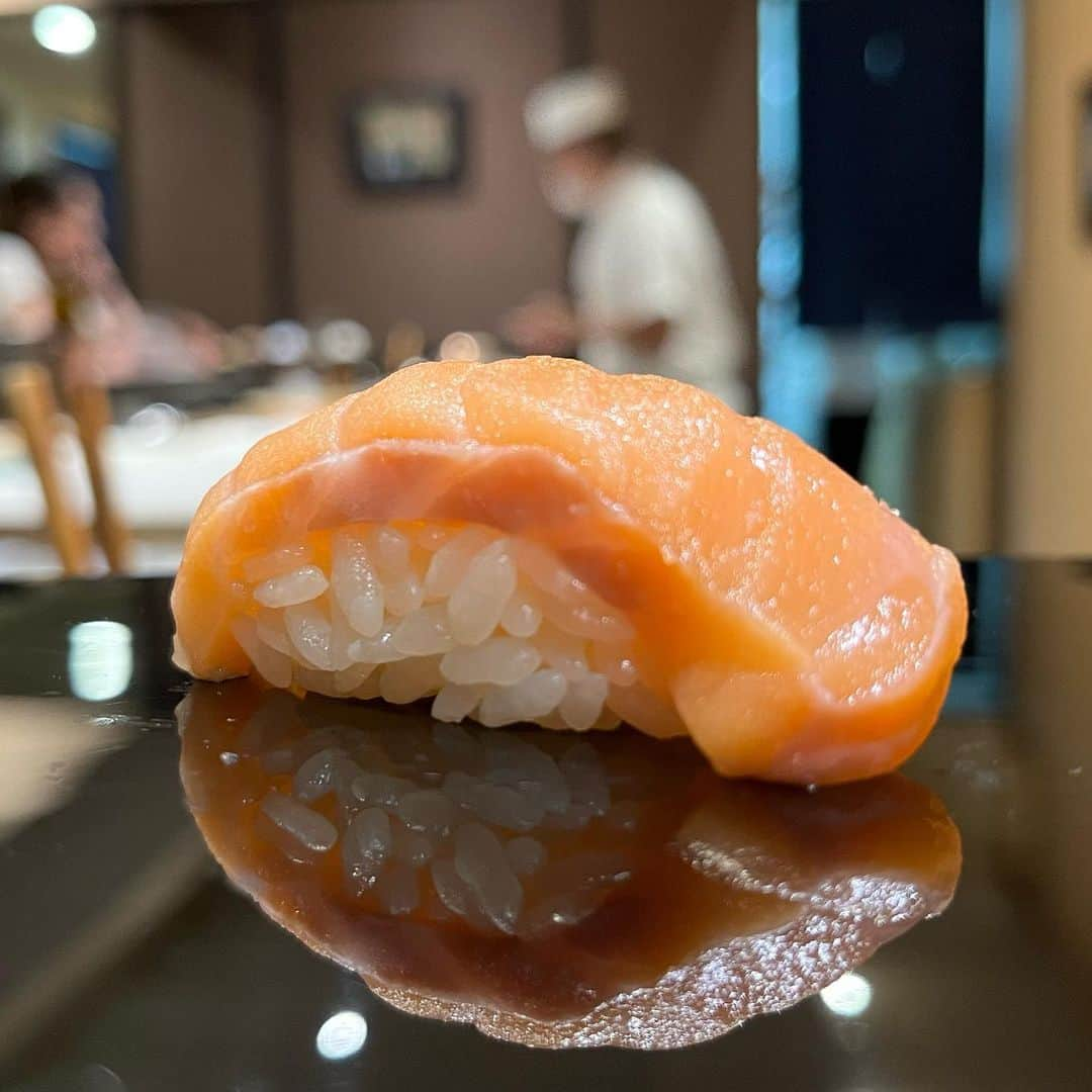 SUSHI KANDA • 寿司神田さんのインスタグラム写真 - (SUSHI KANDA • 寿司神田Instagram)「桜鱒 サクラマス  For reservation: 099.606.0013 Or Line ID 027126639  #sushikanda #sushi #japanesecuisine #sashimi #foodporn #aroi #aroiibkk #ginraidee #paigingun #wongnai #edtguide #bkkmenu #starvingtime #寿司神田 #寿司スタグラム #鮨 #寿司 #すし #やま幸 #バンコク寿司 #銀座グルメ #赤酢 #横井醸造」6月11日 15時18分 - sushi.kanda