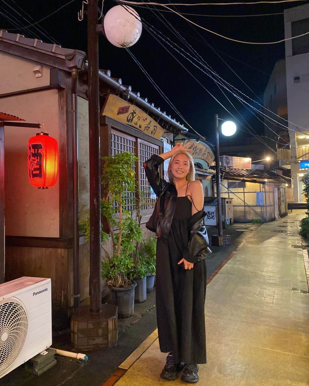 廣瀬なつきのインスタグラム：「⁡ こないだ、しれっとプチ大分旅行に行ってきました〜!! ⁡ ローカル温泉に行ったり、ご飯もたくさん食べた旅になって楽しかったです!!  #大分　#大分旅行　#別府　#別府カフェ  #別府ランチ」