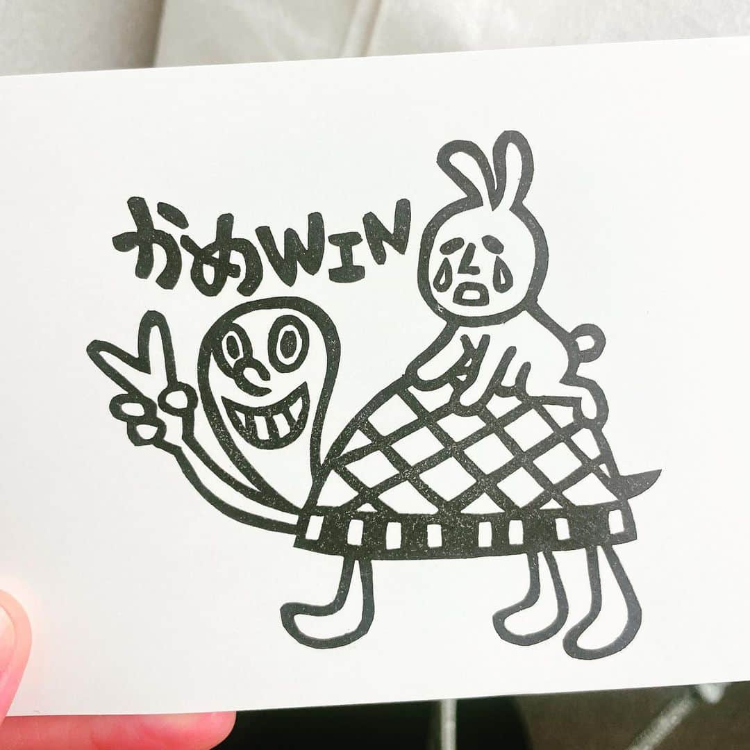 和田美枝さんのインスタグラム写真 - (和田美枝Instagram)「草彅やすとものうさぎとかめ🐇🐢  INIの池崎くん、フェンファンくんとワンパングラタン対決させてもらいました🍳  人生で初めて作ったグラタン。 グラタンはめんどっちーもんやと思って手を出したことがなかったから、この機会のおかげでフライパン1つで作れるってことを知れて最高に幸せ🍳  未来を予想して！って言う消しゴムはんこも作りましたとさっw まだ見れてない方はTVerでこれが現実となってるのか見て下さいませっ  初めましてのお二人と、楽しかったぁぁぁ⤴︎ありがとだわよ👽  #草彅やすともうさぎとかめ #うさかめ #ワンパングラタン #INI」6月11日 15時35分 - miewada