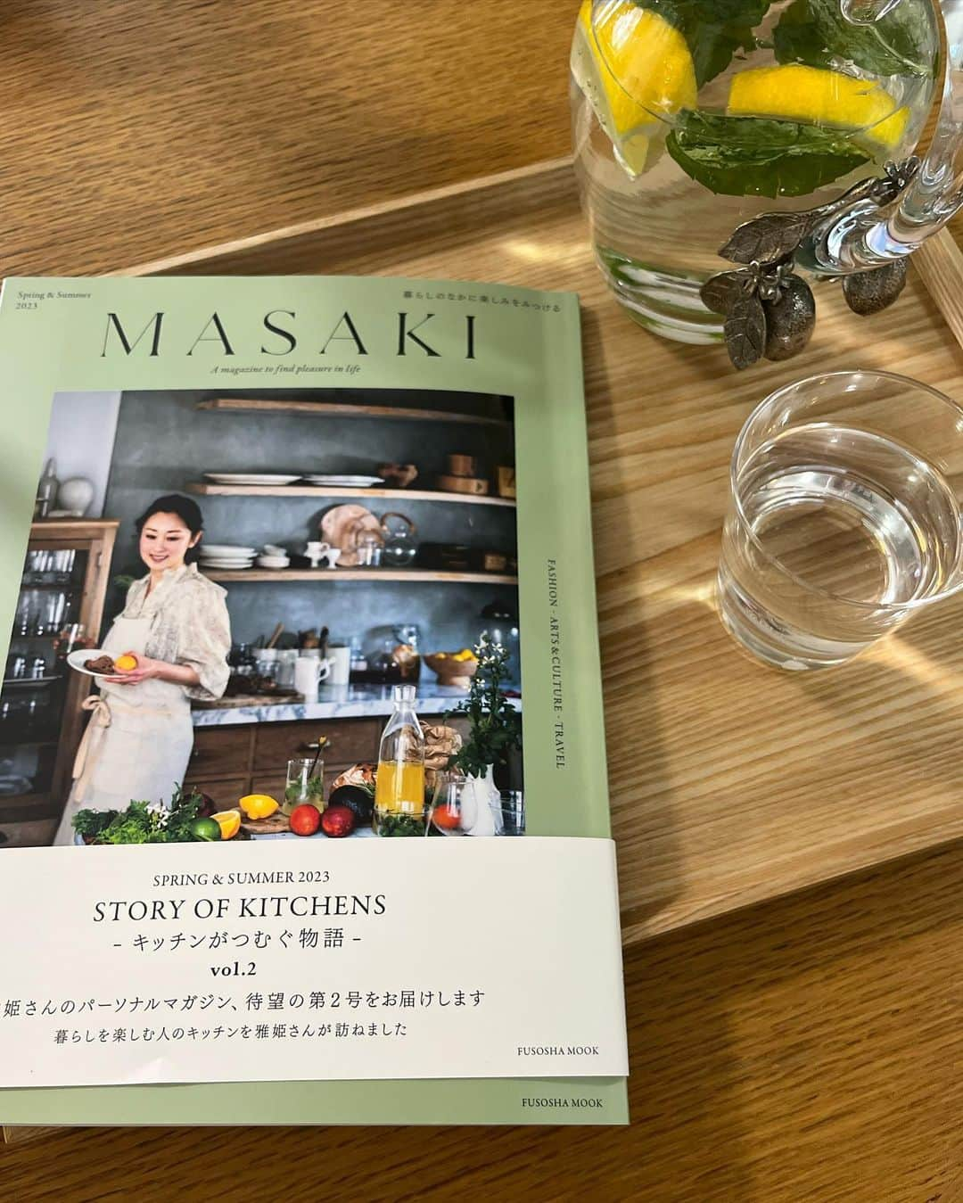 日高薫さんのインスタグラム写真 - (日高薫Instagram)「昨日は雅姫さんの新刊となる 「MASAKI」vol.2出版記念 @masaki__personal_magazine_   自由が丘のクロス&クロスへサイン会に🥰🩷  20歳の頃からずっとファンの雅姫さんに10年ぶりにお会いでき、感激😍✨  本当に変わらずお綺麗な雅姫さんに感動しちゃいました🥹🩷 娘ちゃんに色々お話しや髪まで梳かしてもらったり優しいお人柄にも感動しながら本にサイン頂いてきました🥰🙏  @hugowar_vintagechic   #雅姫さん #masaki #扶桑社 #新刊」6月11日 15時39分 - hidaka_kaoru_official