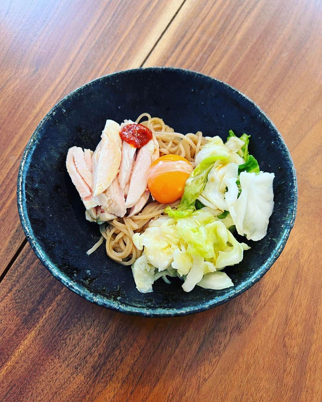 椎名直子のインスタグラム：「明海さんからいただいたこの麺！  かなーり いけてます！  まとめ買い決定❣️😆」