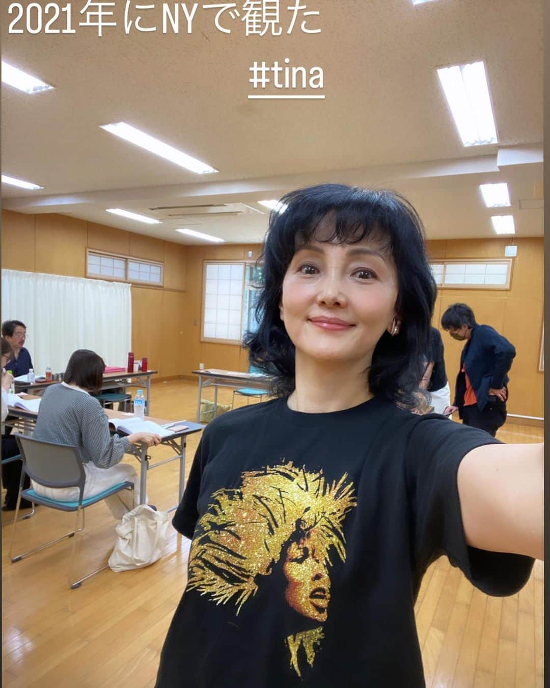 南果歩さんのインスタグラム写真 - (南果歩Instagram)「稽古場Tシャツコレクション😊 5月26日から始まった 舞台 #これだけはわかってる (6月30日初日7月9日まで)のお稽古‼️ 毎日の稽古場Tシャツを、ストーリーズにポストしていましたが、ここでまとめて披露しちゃいます🌈 Tシャツひとつ取ってみても、色んな思い出があって楽しいな❤️ 稽古場リポートは#東京芸術劇場シアターウエスト 劇場入りするまで続きますので、お楽しみに🌈  #tina  #somethingrotten  #nicochans  #ladygaga  #hamiltonmusical  #empirestatebuilding  #パーマ屋スミレ  #酒向芳  さん @kidill  #岡本太郎 #オペラ座の怪人  #phantomoftheopera  @antostokio  #パンドラの鐘   #舞台 #演劇 #翻訳劇 #演劇好きな人 #南果歩 #kahominami #미나미카호 #japaneseactor」6月12日 1時16分 - kaho_minami