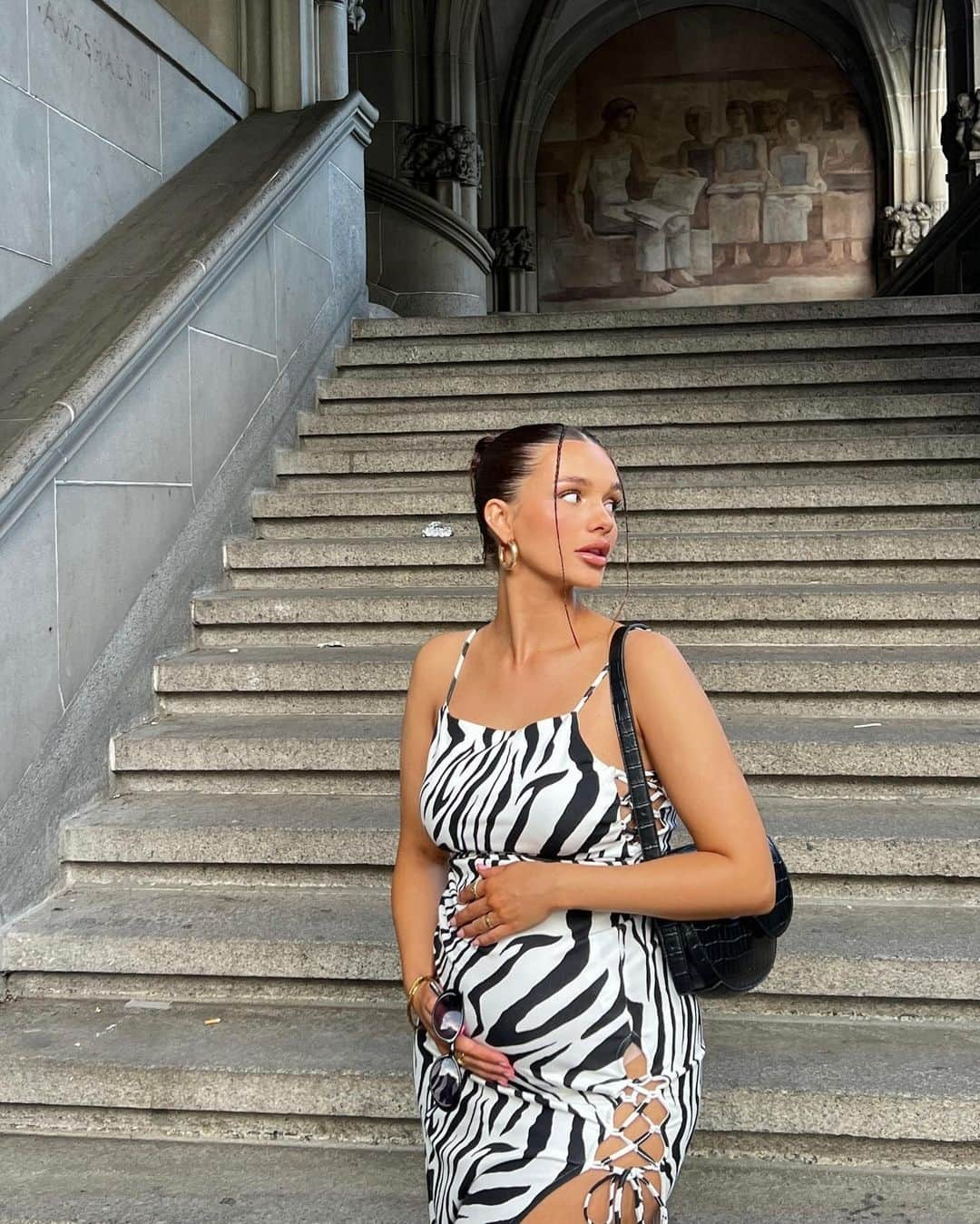 TALLY WEiJLさんのインスタグラム写真 - (TALLY WEiJLInstagram)「HOTTEST & MOST WANTED💕🦓 Swipe through to see how our TALLY girls are rocking this season’s hottest dress🔎 628231  #dresses #summer #ootd #ootn #fashion」6月12日 1時50分 - tally_weijl