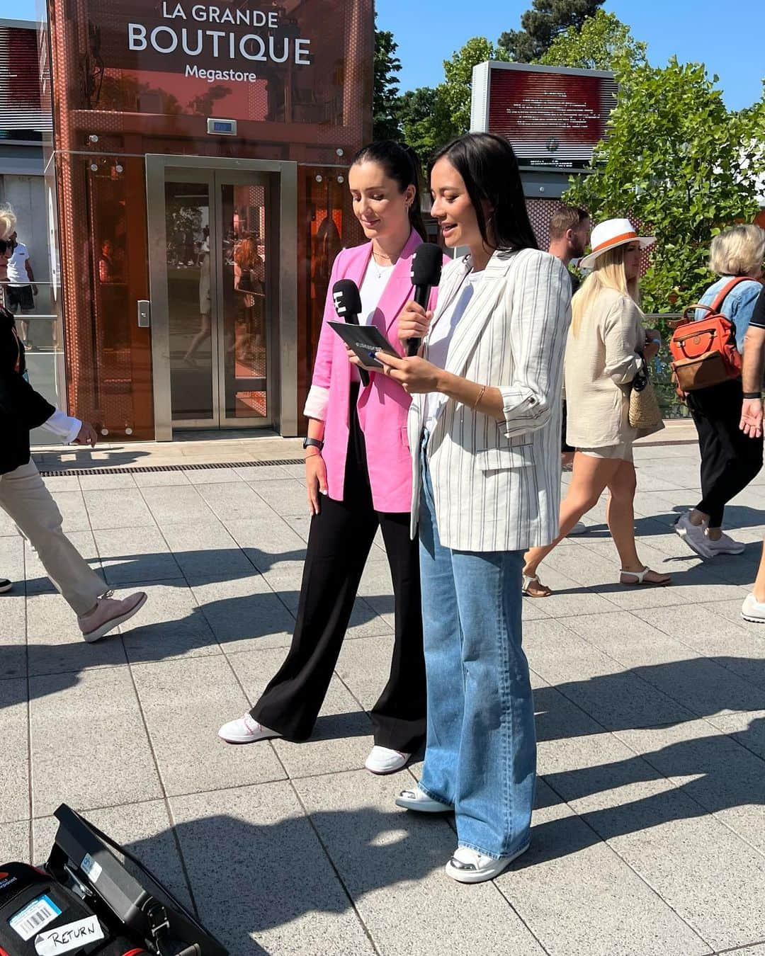 アリゼ・リムさんのインスタグラム写真 - (アリゼ・リムInstagram)「Another Roland Garros 🧡✔️  Thank you @eurosport for the amazing experience once again」6月12日 2時15分 - alizelim