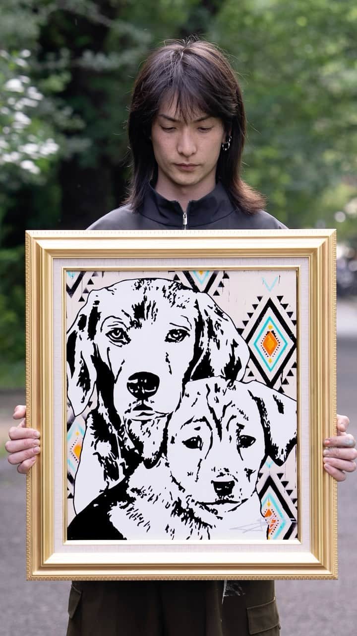 小野裕人のインスタグラム：「絵の中でもずっと一緒にいられますように と 思いを込めて描かせていただきました。 #犬 #アート #ビーグル #ラブラドール #ミックス #art #retriever #beagle」