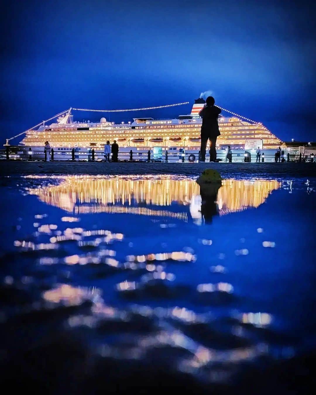 横浜市さんのインスタグラム写真 - (横浜市Instagram)「With ships coming and going, the waterfront views are always fresh! Photo: @taku_otsu  #myyokohama   #yokohama #darlingescapes #beautifuldestinations #artofvisuals #somewheremagazine #discoverglobe #travelawesome #passionpassport #lovejapan #explorejapan #japanlife #japanfocus #japan_vacations #japanrevealed #よこはま #ヨコハマ #横浜」6月11日 18時00分 - findyouryokohama_japan
