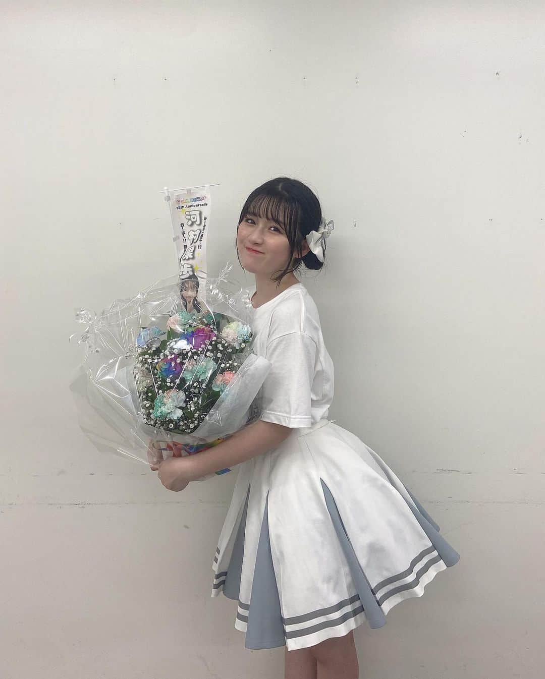河村果歩のインスタグラム：「🌈🍒  ニジストの方々から沢山のプレゼントを頂きました  大きな旗やお花とても感動しました🥲 有難う御座います  これからも成長出来るように頑張ります🤍 6/17生誕祭も宜しくお願い致します✊🏻  #河村果歩 #nicola #おはスタ #おはガール #かほっち #ニコラ #ニコモ #ニコラ6月号発売中 #SUPERGIRLS #スパガ #アイドル」