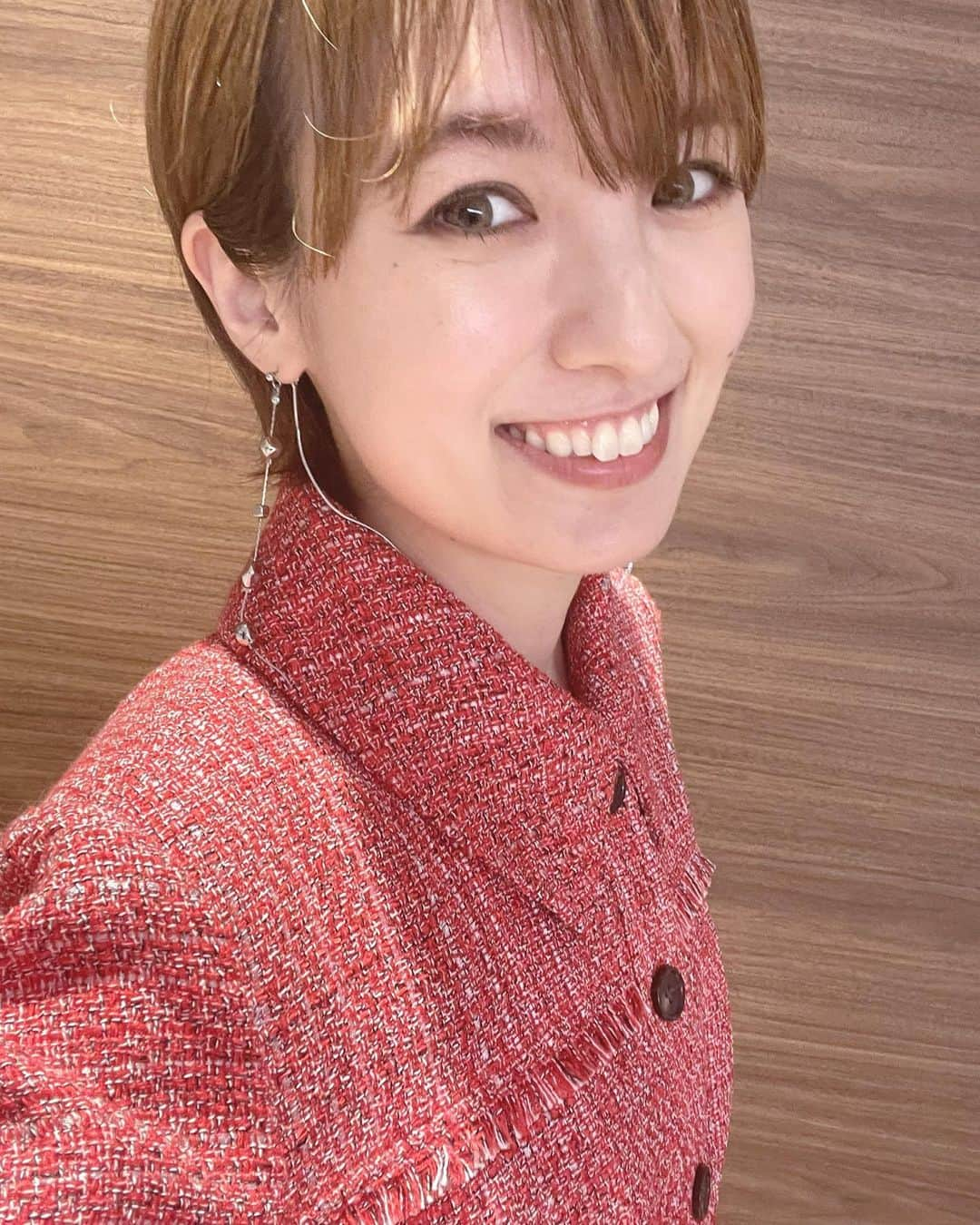 南明奈さんのインスタグラム写真 - (南明奈Instagram)「プチブランチ衣装✨ 5〜8枚目は来週の衣装だよ☺️ 来週も観てね✨  写真1・2枚目 セットアップ @lily_brown_official ピアス @blueta1handmade 靴 @randa_pic  写真3・4枚目 セットアップ @rosebud_official_ ピアス @do_la.official ネックレス @__ripsalis__ サンダル　 @randa_pic  写真5・6枚目 トップス @jeshofficial_ スカート @limue_official ピアス @popy_k サンダル @dianashoespress  写真7・8枚目 ワンピース @ezick.ec.official ピアス @abiste_official サンダル @reedit_official」6月11日 18時04分 - akinaminami