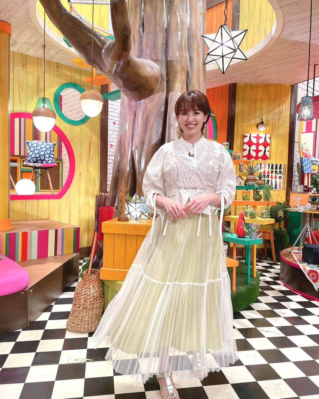 南明奈さんのインスタグラム写真 - (南明奈Instagram)「プチブランチ衣装✨ 5〜8枚目は来週の衣装だよ☺️ 来週も観てね✨  写真1・2枚目 セットアップ @lily_brown_official ピアス @blueta1handmade 靴 @randa_pic  写真3・4枚目 セットアップ @rosebud_official_ ピアス @do_la.official ネックレス @__ripsalis__ サンダル　 @randa_pic  写真5・6枚目 トップス @jeshofficial_ スカート @limue_official ピアス @popy_k サンダル @dianashoespress  写真7・8枚目 ワンピース @ezick.ec.official ピアス @abiste_official サンダル @reedit_official」6月11日 18時04分 - akinaminami