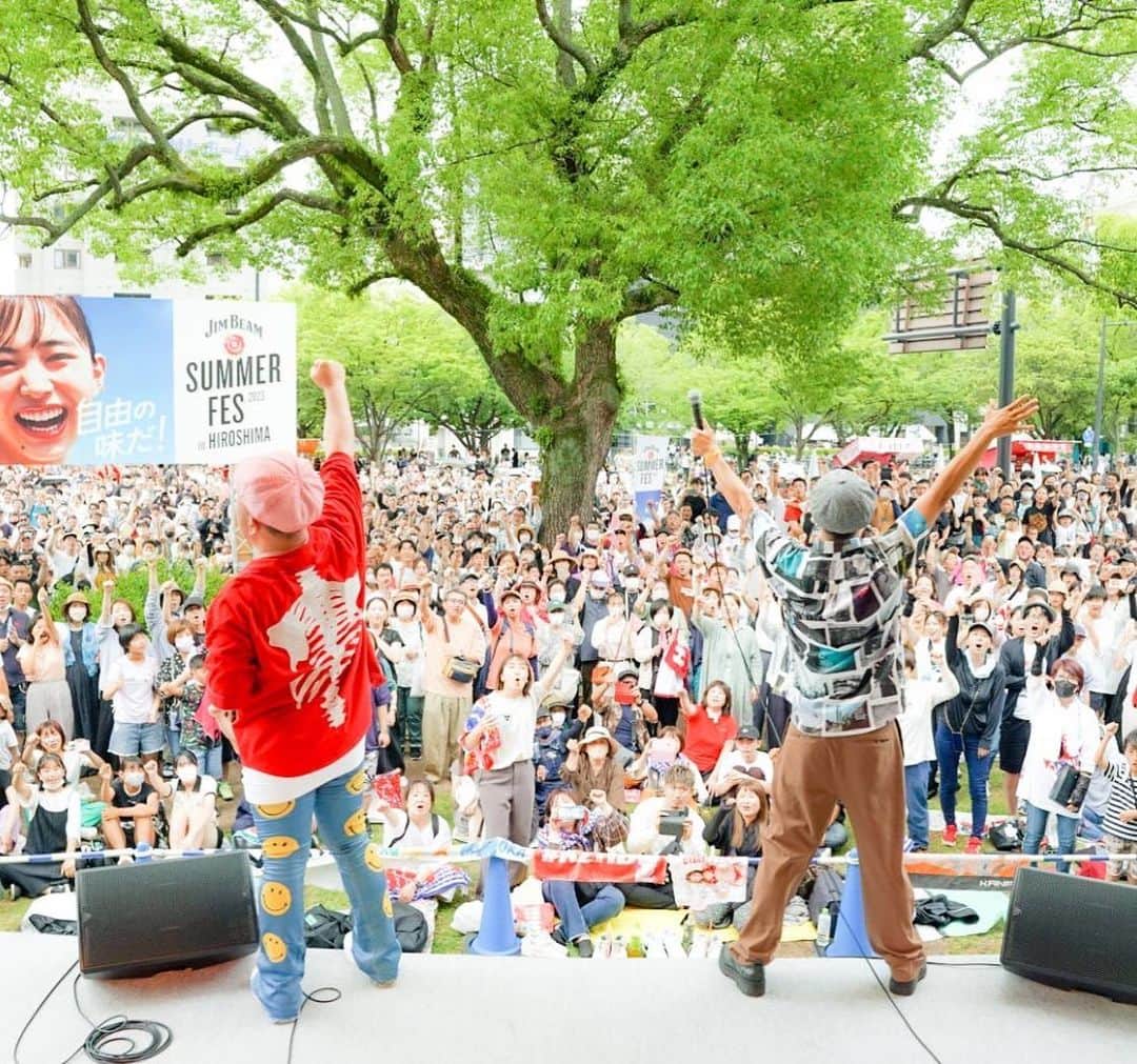 TEEのインスタグラム：「凄まじい景色だった。  晴れたね〜  ツアー中で不安はありましたが、 広島のみんなを見てたら吹き飛んだね  みなさんありがとう⭐️  フラワーフェスティバル。  最高ステージ  　fin」