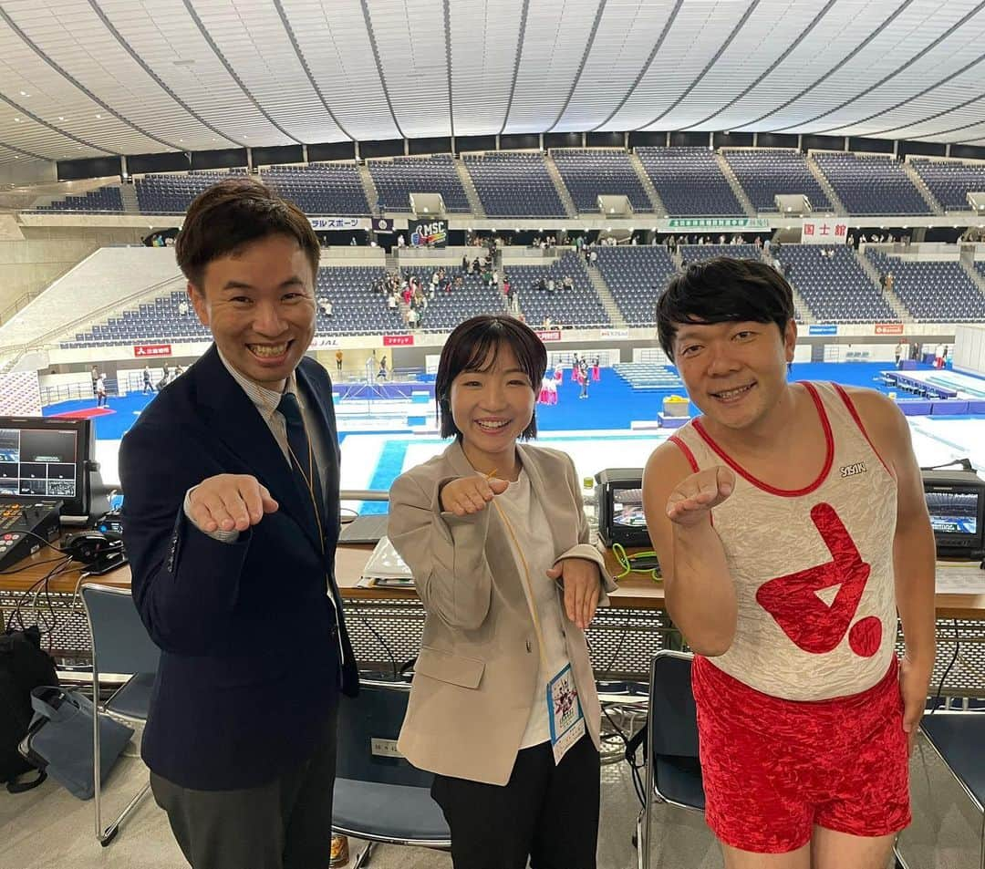 オラキオのインスタグラム：「全日本体操種目別選手権！やはりラストの種目鉄棒の盛り上がりは最高でした！前田選手→杉野選手→田中選手の流れが素晴らしかった。今回も寺本明日香さん横田アナお世話になりました！  #全日本体操種目別選手権  #寺本明日香  #横田アナ #オラキオ #田中選手の優勝に感動」