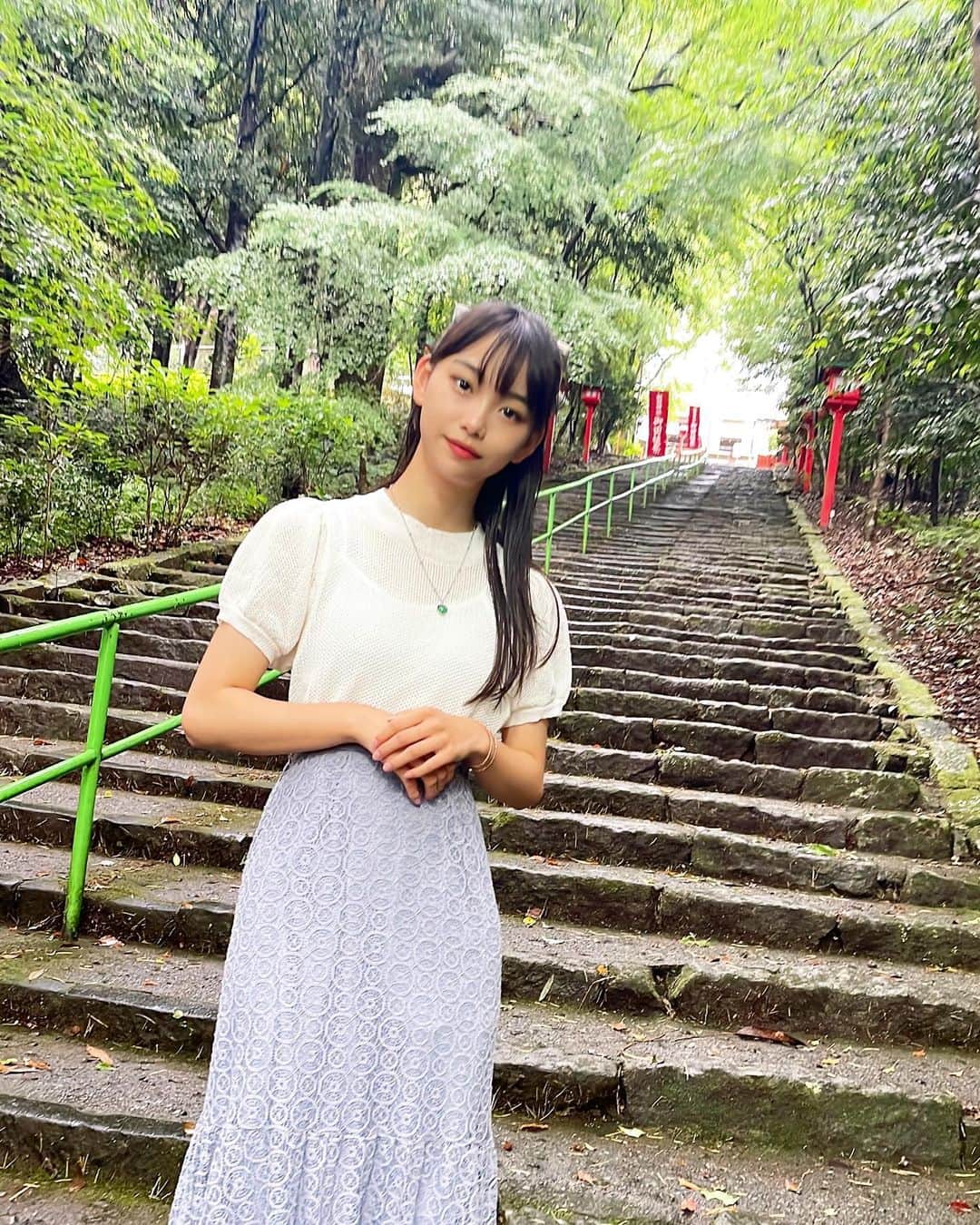 松本麗世さんのインスタグラム写真 - (松本麗世Instagram)「♡ ♡ 新田神社にお参りに行ったら、 五穀豊穣を願った御田植祭をやってました！ 生で見れて感動しました！ ♡ ♡  #松本麗世  #matsumotoreiyo  #あめ  #新田神社  #御田植祭  #薩摩川内市 #鹿児島 #ハーフアップ #マーメイドスカート  #白トップス #絵馬 #願い事」6月11日 18時31分 - reiyo.matsumoto