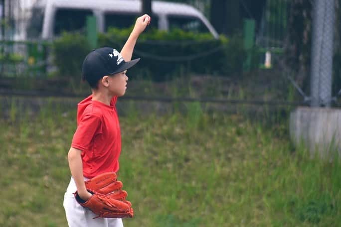 のインスタグラム：「・ WBCを見て野球に興味を持ち、今月から正式にチームに入って野球を始めたゆうしくん⚾️ 大谷ノートを見せたら自分も作りたいと言うので作らせてみた、怪しい点はあるがここから伝説が始まるのか楽しみです‼️ 森川結心伝説の幕開けです💪 野球初日に、将来ゆうしも160キロ投げれるようになったらいいねと伝えたところ帰って来た名言はこちら 「160キロはもういるからつまらん、俺は170キロだ。」です。 楽しみで仕方ないです‼️森川結心伝説の経過もちょこちょこ載せていきますね✌️ ・ #ぼくはゆうしくん #野球 #森川結心伝説 #ホープマンズ #森川やるしかねぇ   #息子#子供#パパ#お父さん#ママ#お母さん#家族#親子#お笑い」