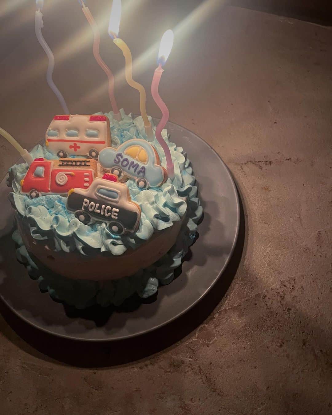 佐々木香奈のインスタグラム：「6.9 SOMA 2th happy birthday🎂  ソウマが私達の元に 生まれてきてくれて もう早2年！ 相変わらず、 何かちょっと笑える ゆるキャラBOYに 成長してます🥔笑  それまでの生活も めちゃ楽しかったけど 更に新しい楽しさを 日々教えてくれてる✌️ 幸せをいつも ありがとさん😊」