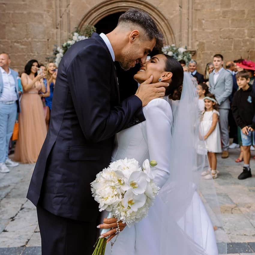 ハビ・マルティネスのインスタグラム：「09.06.2023 💍 La novia mas guapa del mundo y el hombre mas afortunado del universo @_aline_brum_」