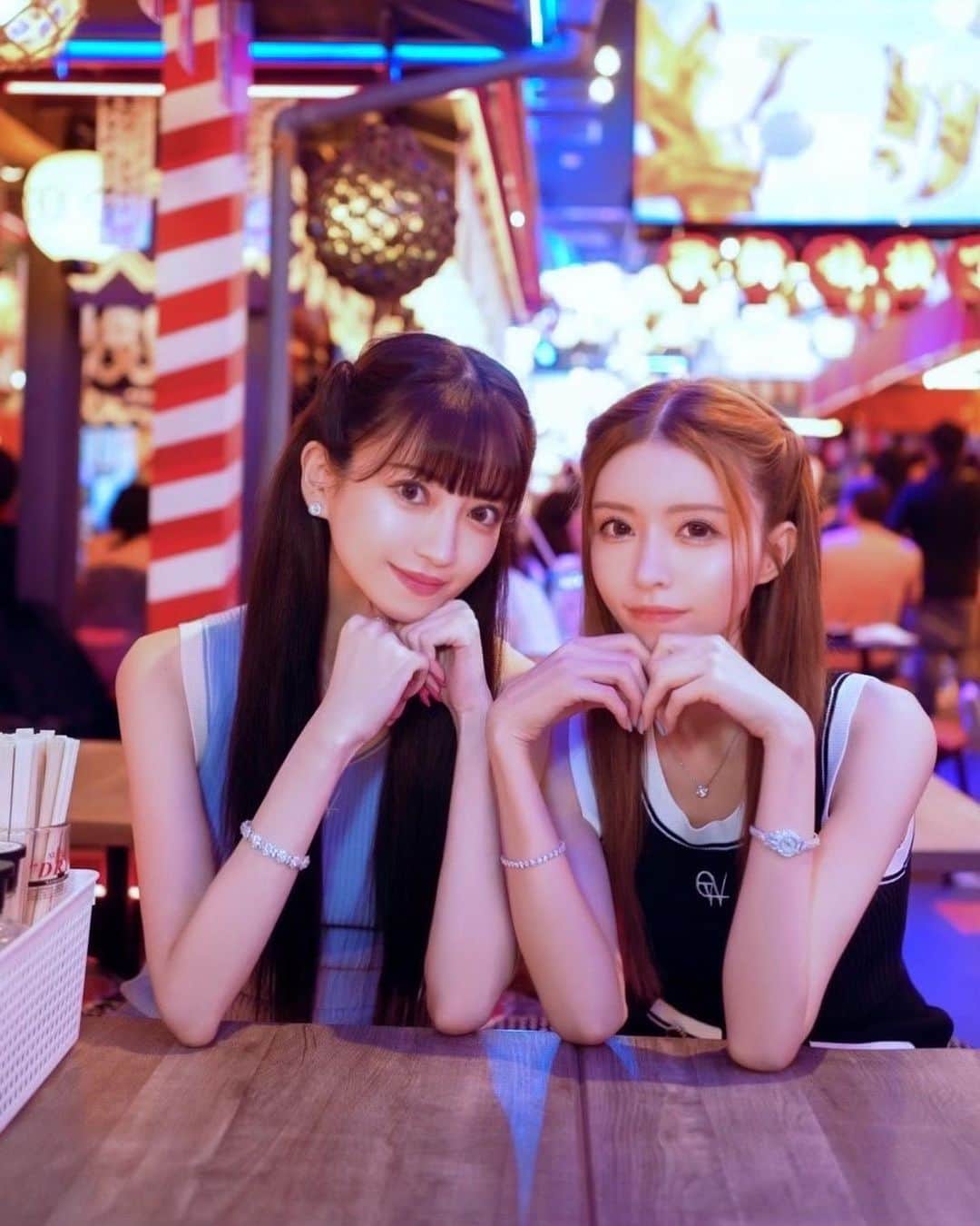 一条響のインスタグラム：「歌舞伎タワー👧🏻🩷👧🏽」