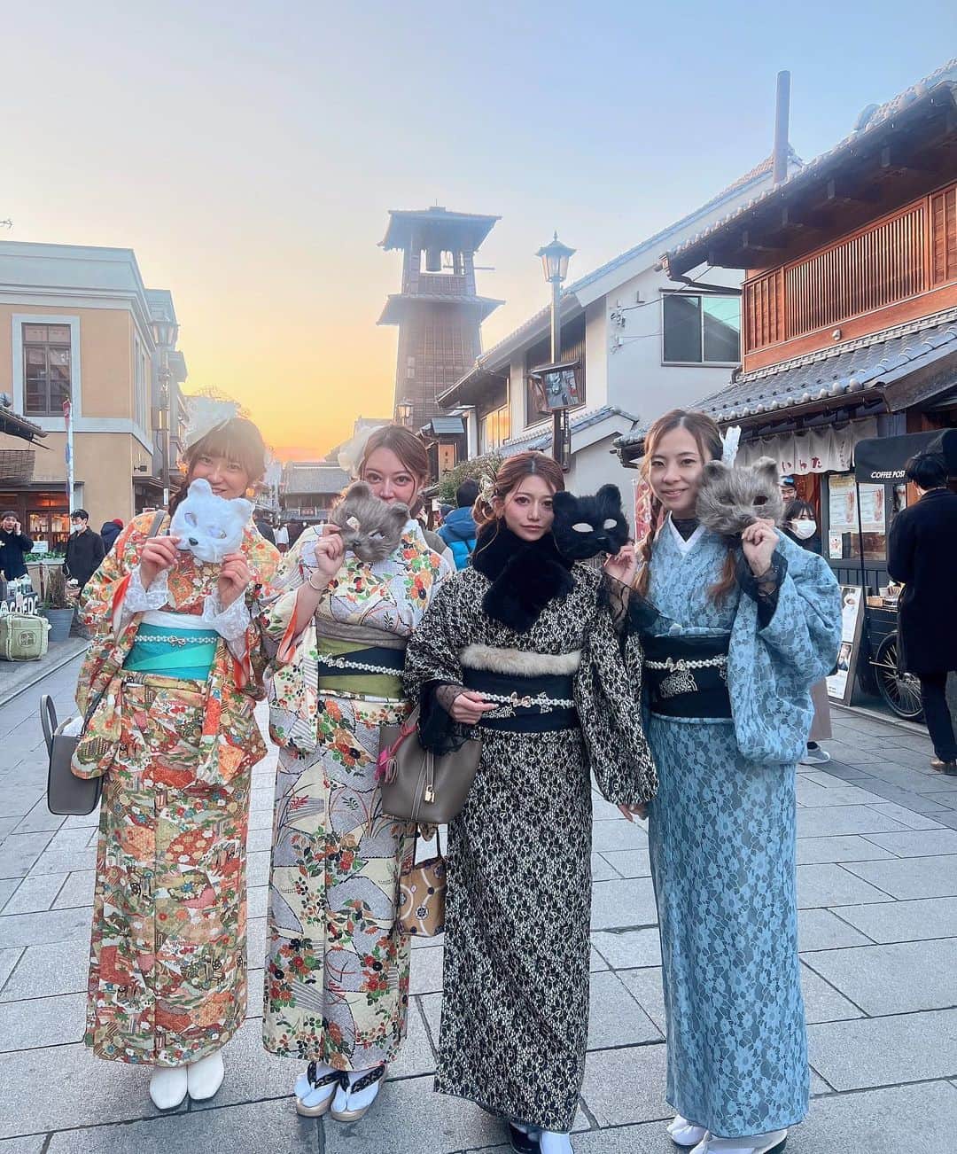 𝐊𝐎𝐘𝐔𝐏𝐈𝐏𝐈 のインスタグラム：「🍡🏮👘  4人で旅行旅1日目♡  夜お鮨最高だった🍣🫶🏽  #川越 #川越食べ歩き #浴衣 #鈴政」