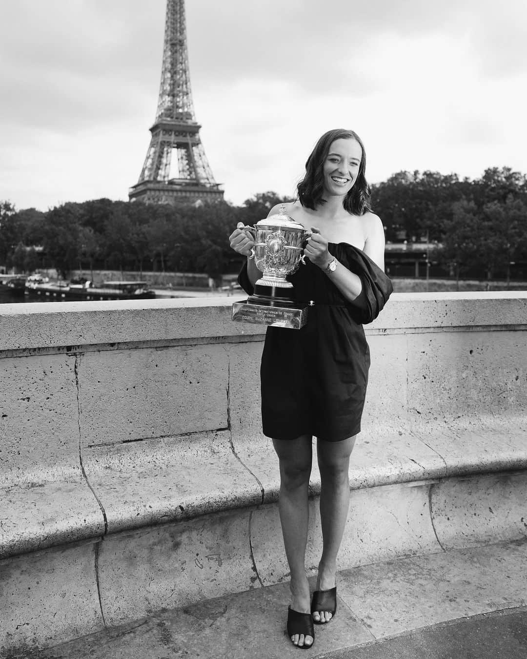 WTA（女子テニス協会）さんのインスタグラム写真 - (WTA（女子テニス協会）Instagram)「Paris (Iga’s version) 💘」6月11日 19時07分 - wta